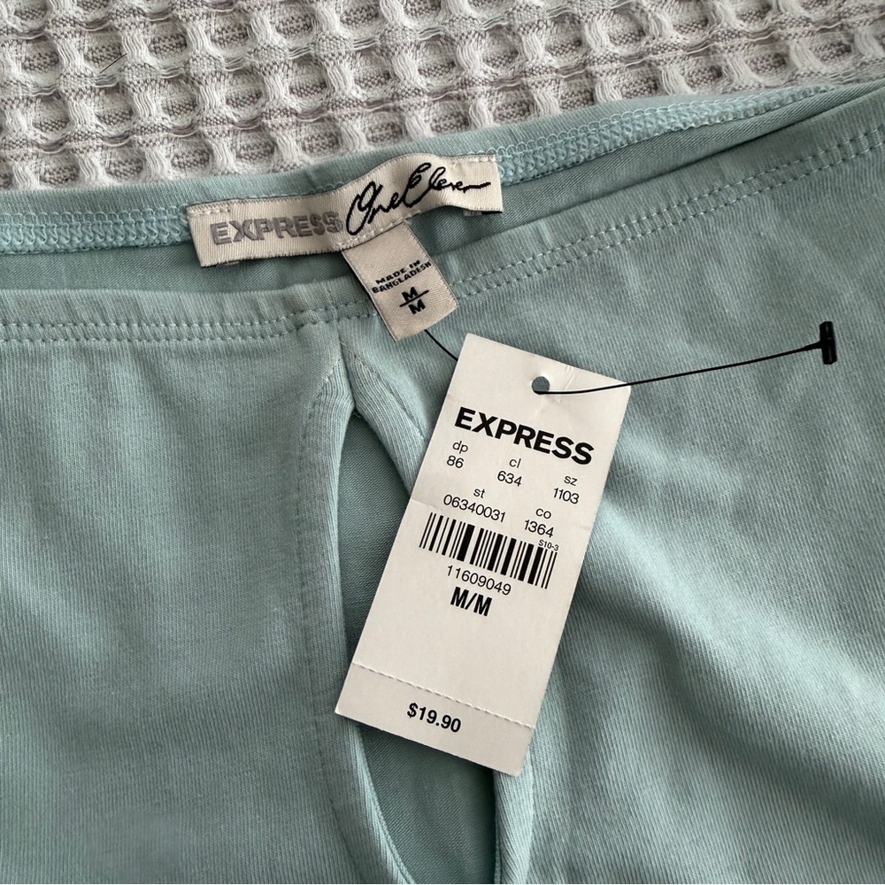 NWT Express One Eleven Off the Shoulder Keyhole Top - Picture 3 of 5